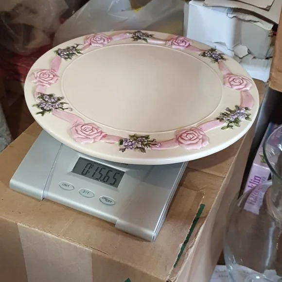 Vintage floral cake serving plates 3 piece set - Picture 5 of 13